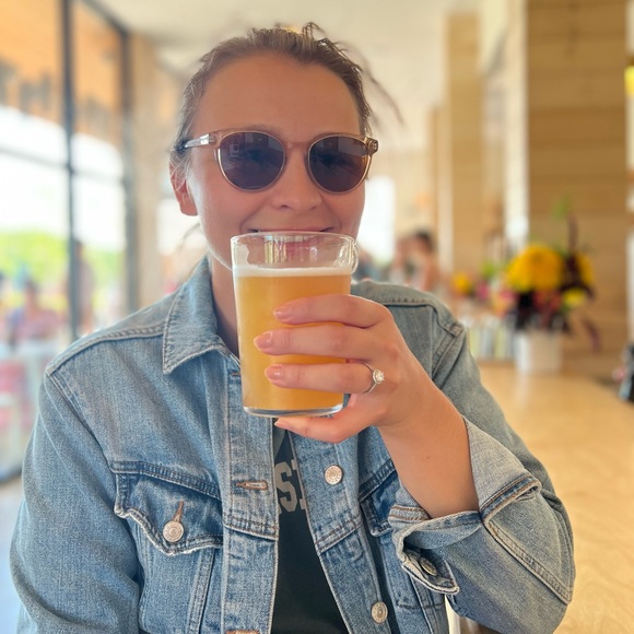 Meet your Posher, Joanna - Picture 4 of 4